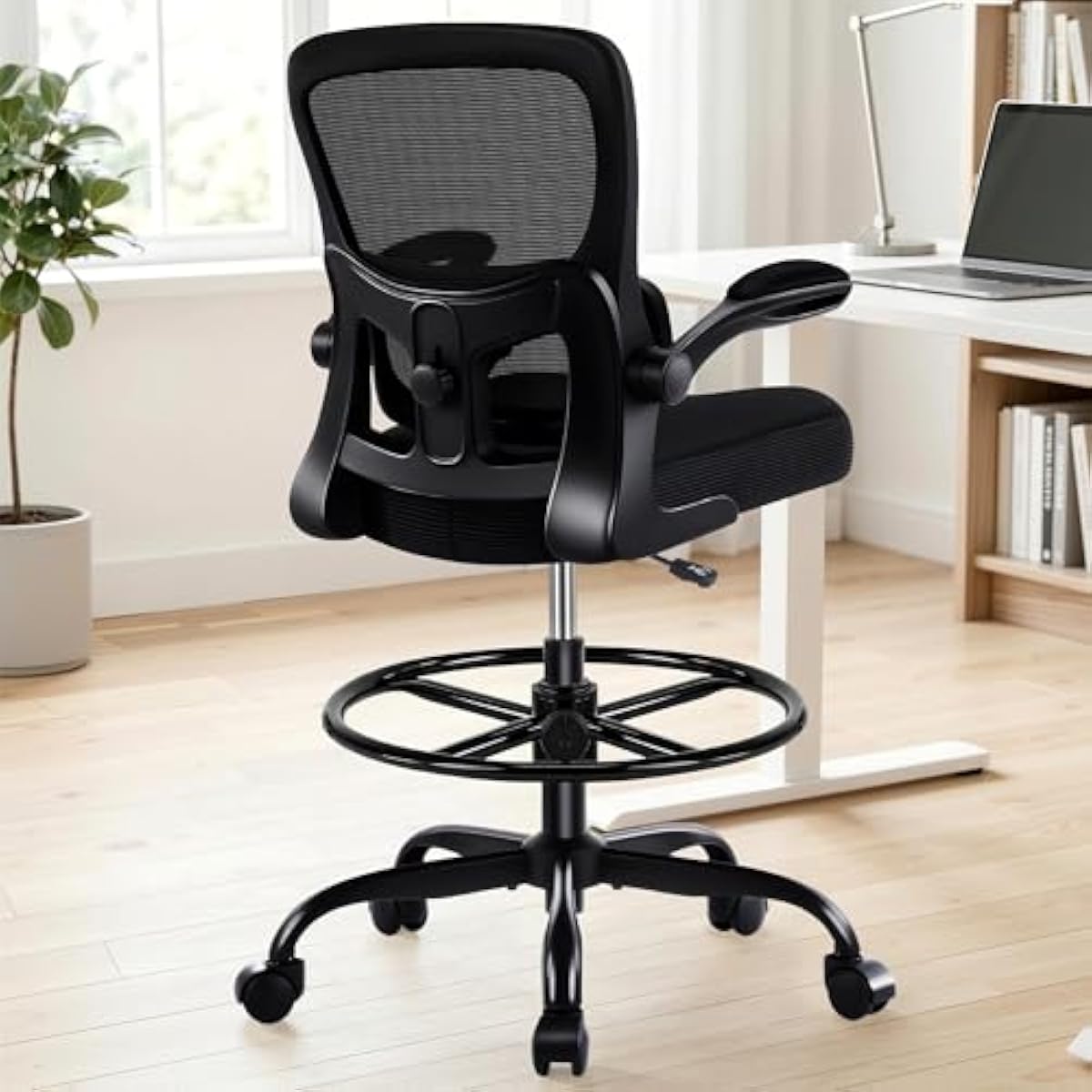 Chairs - كرسي مصمم هندسيًا لراحة المستخدم، يتميز
